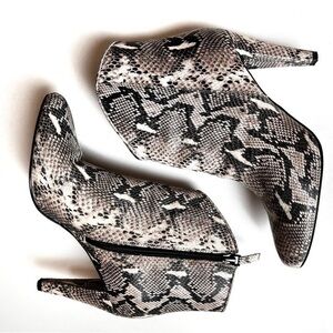 Halogen python snakeskin booties heels sz 8